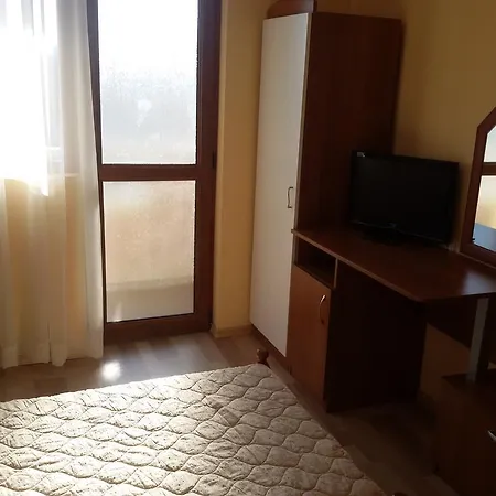 Sveti Georgi بيت ضيافة بوموري